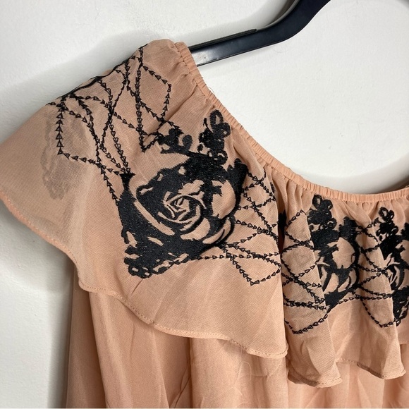 Boutique forever 21 neutral sheer off the shoulder blouse size large - Picture 4 of 7